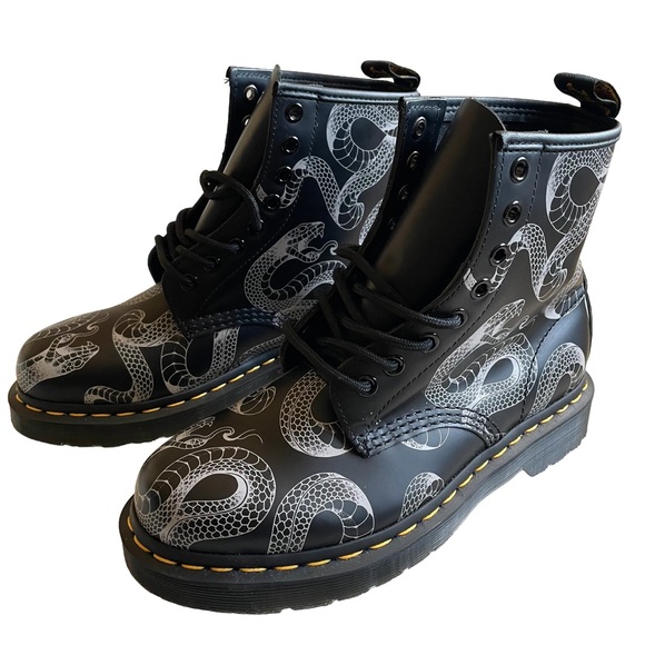 DR MARTEN 1460 Serpent Print Black Leather Lace Up Boots Size 6 Womens Like New - Picture 5 of 14
